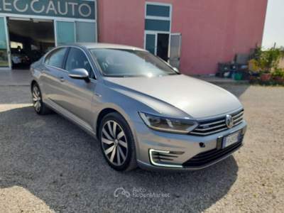 Volkswagen Passat  1.4 GTE DSG Plug-In-Hybrid Argento usata Caprarica di Lecce