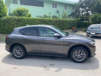 Alfa Romeo Stelvio 2.2 Turbodiesel 190 CV AT8 Q4 Business XENO/NAVIG Grigio usata Atripalda