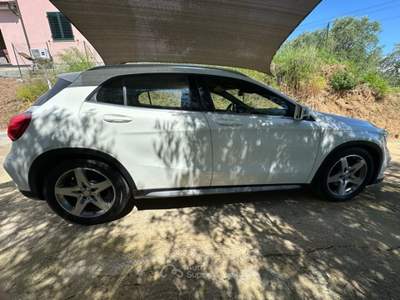 Mercedes-Benz GLA KIT ESTETICO AMG Bianco usata La Spezia