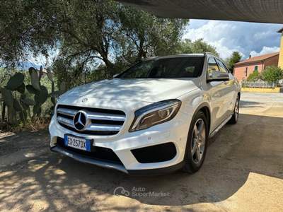 Mercedes-Benz GLA KIT ESTETICO AMG Bianco usata La Spezia