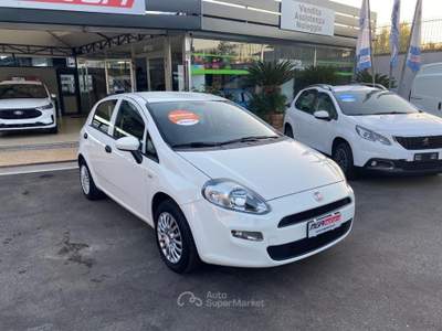 Fiat Punto 1.2 8V 5 porte Street Bianco usata Giugliano in Campania