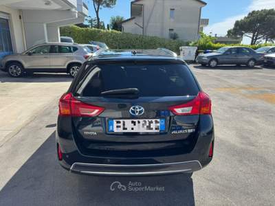 Toyota Auris 1.8 Hybrid Lounge CIVITANOVA M. Blu/Azzurro usata Recanati
