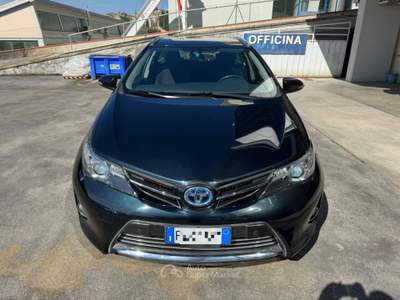 Toyota Auris 1.8 Hybrid Lounge CIVITANOVA M. Blu/Azzurro usata Recanati