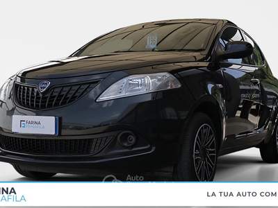 Lancia Ypsilon  - ypsilon 1.0 firefly hybrid gold s&s 70cv 5p.ti Nero usata Marcianise