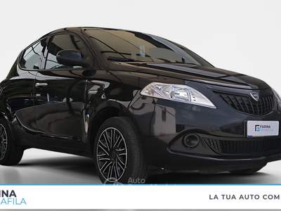 Lancia Ypsilon  - ypsilon 1.0 firefly hybrid gold s&s 70cv 5p.ti Nero usata Marcianise