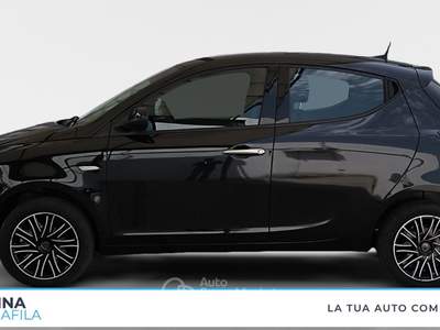 Lancia Ypsilon  - ypsilon 1.0 firefly hybrid gold s&s 70cv 5p.ti Nero usata Marcianise