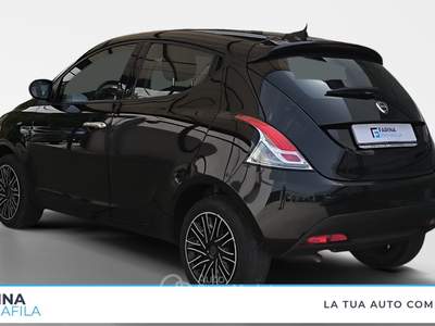 Lancia Ypsilon  - ypsilon 1.0 firefly hybrid gold s&s 70cv 5p.ti Nero usata Marcianise