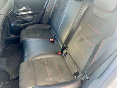 Mercedes-Benz GLA 180 GLA 180 d Automatic Premium AMG Argento usata Monopoli