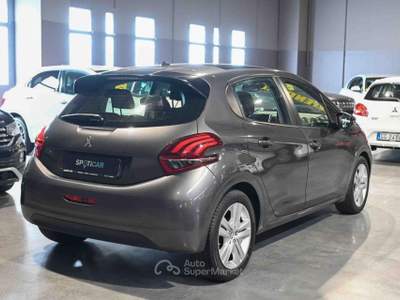 Peugeot 208 PureTech 82cv Signature SKY Grigio usata Pianezza