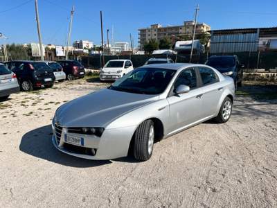Alfa Romeo 159 JTDm 16V Distinctive Argento usata Terlizzi