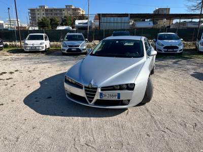 Alfa Romeo 159 JTDm 16V Distinctive Argento usata Terlizzi
