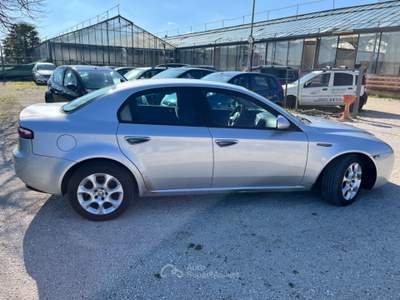 Alfa Romeo 159 JTDm 16V Distinctive Argento usata Terlizzi