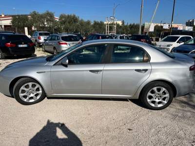 Alfa Romeo 159 JTDm 16V Distinctive Argento usata Terlizzi