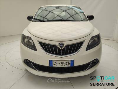 Lancia Ypsilon III 2021 1.0 firefly hybrid Platino s&s 70cv Bianco usata Erba