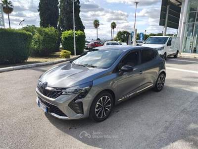 Renault Clio 1.6 E Tech full hybrid Techno Grigio usata Taranto