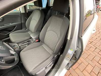 Seat Leon 1.6 TDI 110 CV DSG ST Start/Stop Style Argento usata Brusnengo
