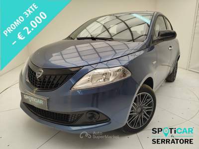 Lancia Ypsilon III 2021 1.0 firefly hybrid Oro s&s 70cv Blu/Azzurro usata Erba
