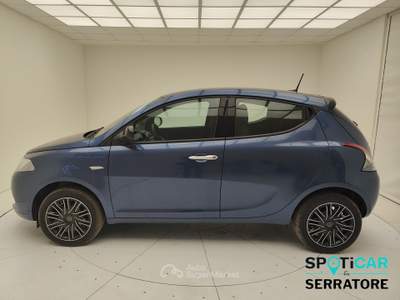 Lancia Ypsilon III 2021 1.0 firefly hybrid Oro s&s 70cv Blu/Azzurro usata Erba