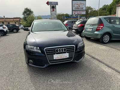 Audi A4 Sul quadro segna 182.000km ma è stato rifatto il motore. Blu/Azzurro usata Rende