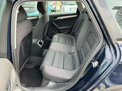 Audi A4 Sul quadro segna 182.000km ma è stato rifatto il motore. Blu/Azzurro usata Rende