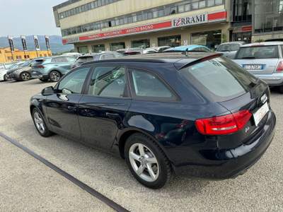Audi A4 Sul quadro segna 182.000km ma è stato rifatto il motore. Blu/Azzurro usata Rende