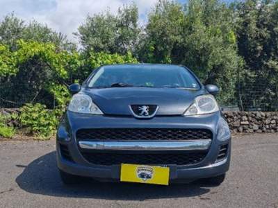 Peugeot 107 1.0 12v Active (plaisir) 5p FL Grigio usata Acireale