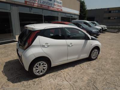 Toyota Aygo Aygo Connect 1.0 VVT-i 72CV 5p. x-busin. Bianco usata VILLAFRANCA DI VERONA