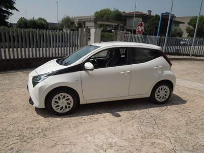 Toyota Aygo Aygo Connect 1.0 VVT-i 72CV 5p. x-busin. Bianco usata VILLAFRANCA DI VERONA