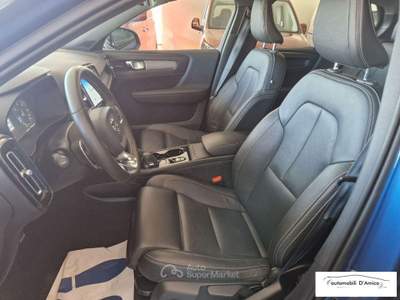 Volvo XC40 D4 AWD Geartronic R-design Blu/Azzurro usata Cisternino