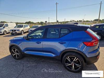 Volvo XC40 D4 AWD Geartronic R-design Blu/Azzurro usata Cisternino