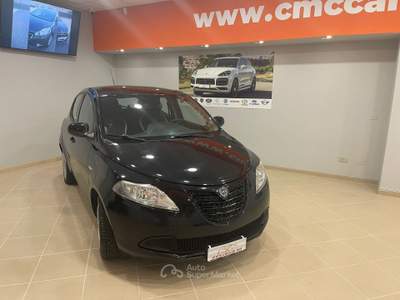 Lancia Ypsilon Comoda e versatile. Nero usata Rende