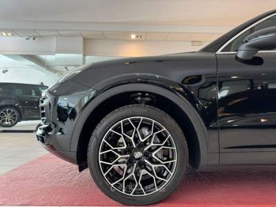 Porsche Cayenne 3.0 BENZ tiptronic STUPENDA*GOMME E CERCHI NUOVI Nero usata CONEGLIANO