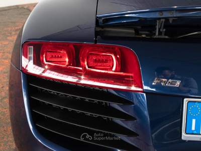 Audi R8 4.2 V8 FSI *UNICO PROPRIETARIO, TAGLIANDI UFFICIALI AUDI* Blu/Azzurro usata Brescia