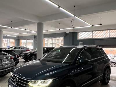 Volkswagen Tiguan SCR DSG R-Line Blu/Azzurro usata Rosarno
