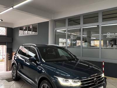 Volkswagen Tiguan SCR DSG R-Line Blu/Azzurro usata Rosarno