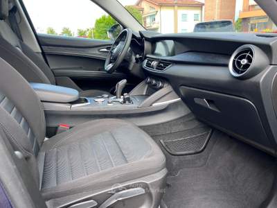 Alfa Romeo Stelvio AT8 RWD Aut. Blu/Azzurro usata Villorba