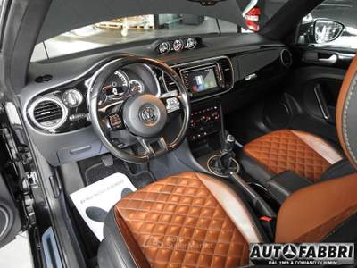 Volkswagen New Beetle VOLKSWAGEN - New Beetle Cabrio 1.2 tSI Design Ltd Plus Car Play Navigatore Sat- Android A. Pelle Sport Design  Nero usata CORIANO