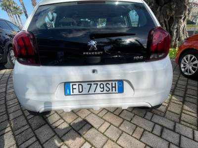 Peugeot 108 1.0 VTi 68 CV 5 porte Active Bianco usata MONOPOLI