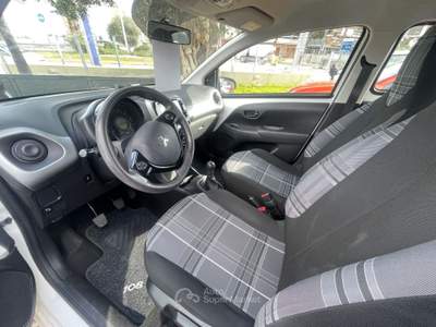 Peugeot 108 1.0 VTi 68 CV 5 porte Active Bianco usata MONOPOLI