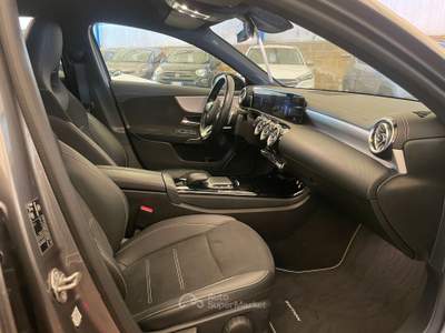 Mercedes-Benz Classe A A 180 d Automatic 4p. Premium Grigio usata MONOPOLI