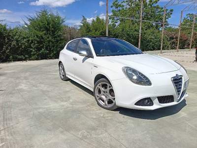 Alfa Romeo Giulietta Alfa Romeo Giulietta  2.0 JTDm-2 170 cv tet panoram e apribile Bianco usata Sant'Anastasia
