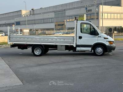 Iveco Daily PERFETTO Bianco usata Travagliato
