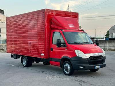 Iveco Daily PERFETTO Rosso usata Travagliato