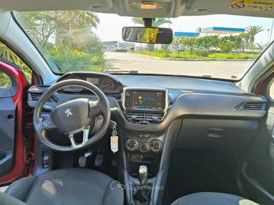 Peugeot 208 1.6 HDI 75CV Rosso usata Trinitapoli