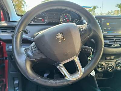 Peugeot 208 1.6 HDI 75CV Rosso usata Trinitapoli