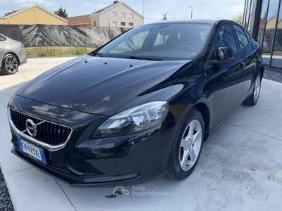 Volvo V40 D2 Momentum Nero usata Pieve di Cento