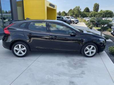 Volvo V40 D2 Momentum Nero usata Pieve di Cento