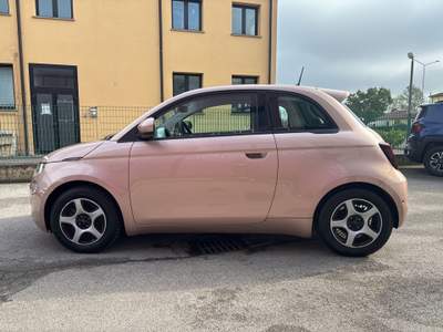 Fiat 500 500e 3+1 42 kWh Passion Lilla usata Rovigo