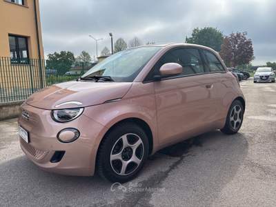 Fiat 500 500e 3+1 42 kWh Passion Lilla usata Rovigo