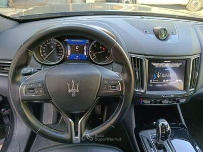 Maserati Levante V6 Diesel 275 CV AWD Nero usata Lomazzo